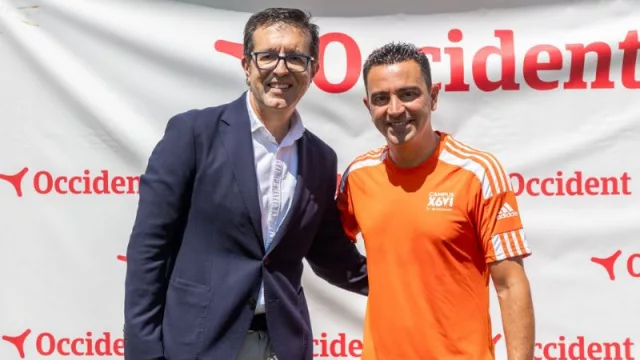 Occident renueva como patrocinador oficial del Campus Xavi para impulsar la formación futbolística